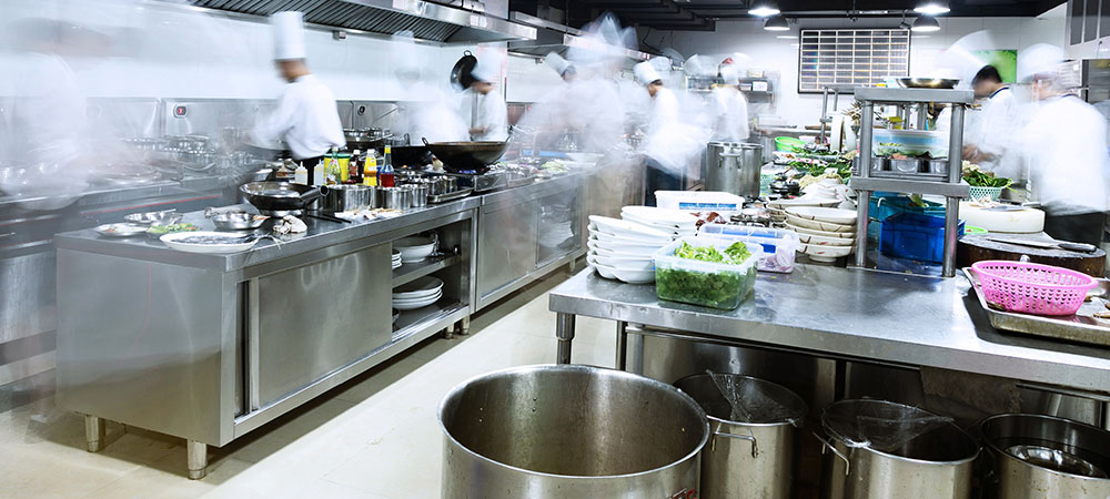 https://mostertpestcontrol.com/wp-content/uploads/2020/06/Why-cleaning-the-commercial-kitchen-is-so-important.jpg
